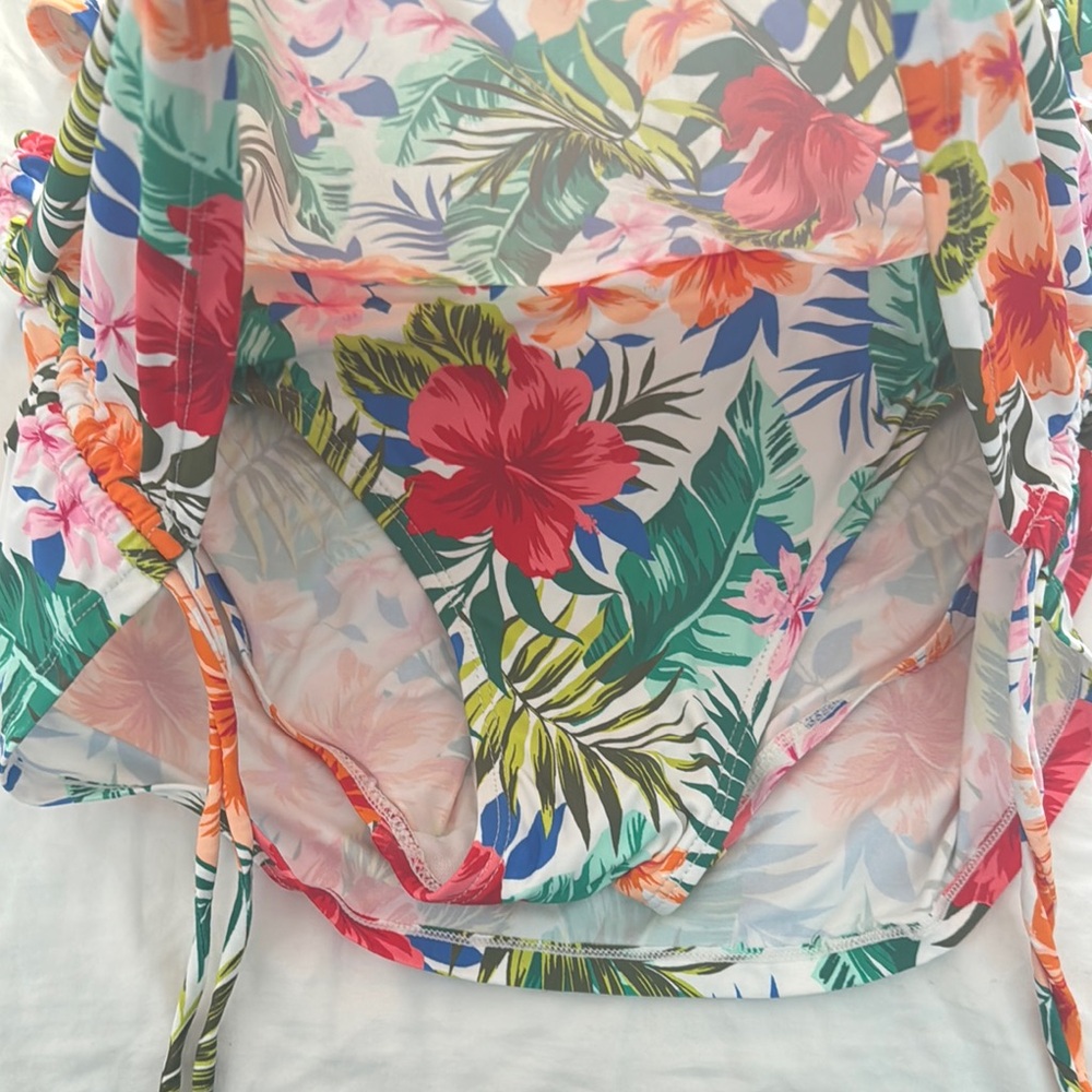 Tropical Floral Swim Set - Picture 3 of 10